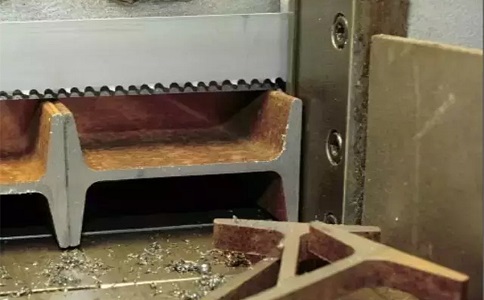 梅州导致带锯条牙尖变色的原因是哪些？